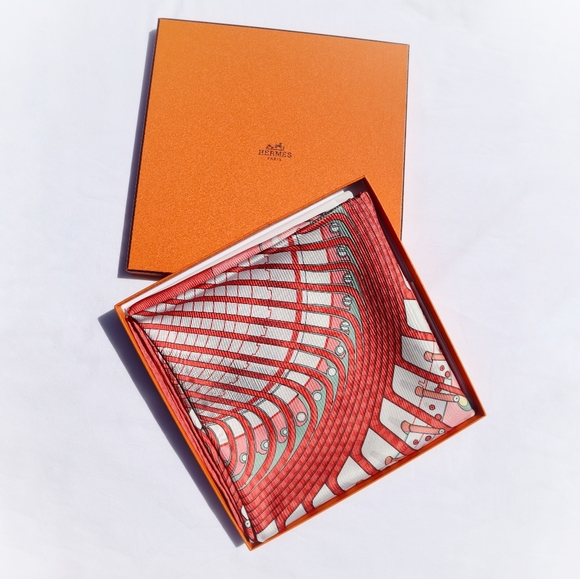 ☆SOLD☆ Hermès Alternateur Silk Scarf - Picture 2 of 9